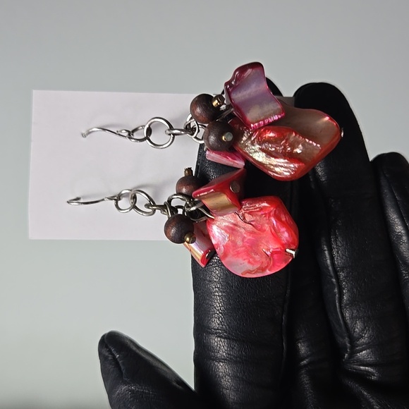 Vintage Handmade Shell and Beads Red Dangle Earrings - Picture 17 of 17